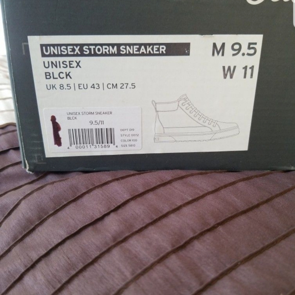 Unisex Storm Sneaker